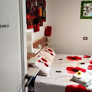 https://bedroom-matteucci.it-tuscanyhotel.com
